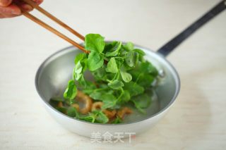 Pea Sprouts Mixed with Sea Rice recipe