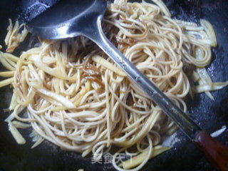 Fried Noodles with Golden Needle Mushroom and Rice White recipe