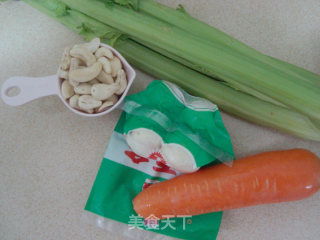 Slimming Food: Stir-fried Cashew Nuts with Celery and Lily recipe