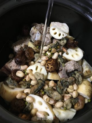 Bone Lotus Root Peanut Soup recipe