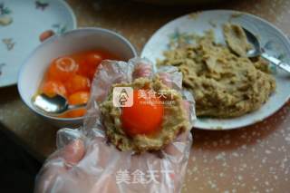 Lotus Paste and Egg Yolk Crisp recipe