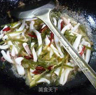 Fried Squid with Kelp recipe