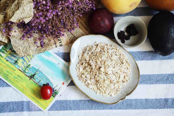 Healthy Weight Loss Sweet: Fresh Fruit Brown Sugar Oatmeal recipe