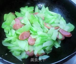 Sausage Stir-fried Chayote recipe