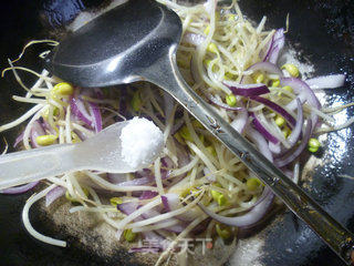 Fried Soy Sprouts with Purple Onion recipe