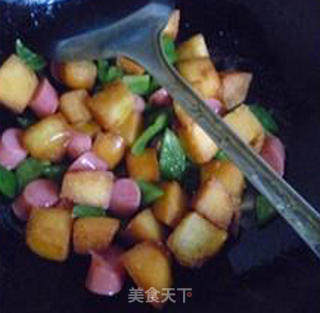 Stir-fried Corn Buns with Grilled Sausage and Light Pepper recipe