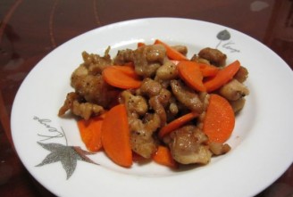 Stir-fried Chicken with Carrots recipe