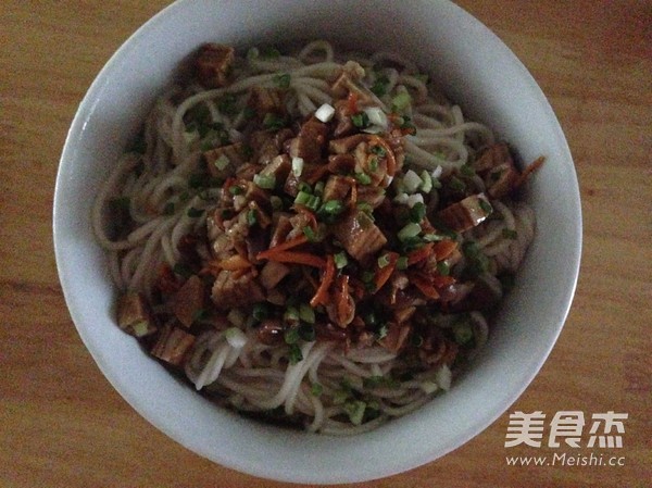 Fragrant Dried Noodles with Cordyceps Flower Meat Sauce recipe