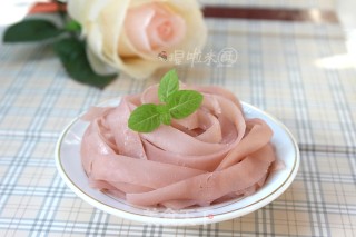 Dedicated to The Lover that Pleasing to The Eye-pink Liangpi recipe