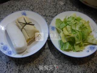 Cabbage Noodle Soup with Rice Cake recipe