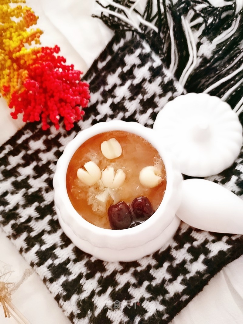 Red Date, Lotus Seed and Tremella Soup recipe