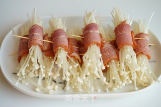 Bacon Roll with Enoki Mushroom recipe