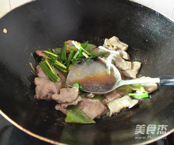 Stir-fried Beef Liver with Green Pepper recipe