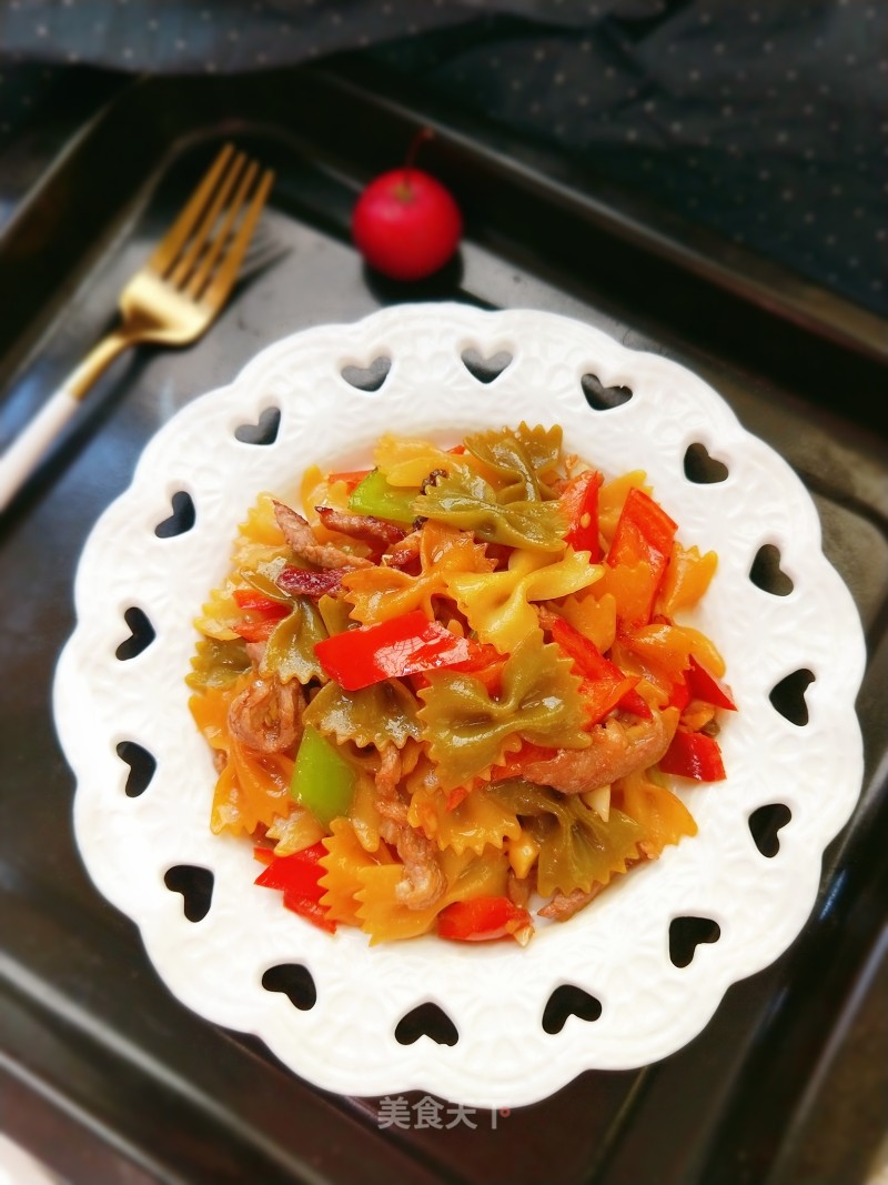 Stir-fried Pasta with Double Pepper Pork Tenderloin recipe