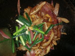 Fried Pork Ears with Onions recipe