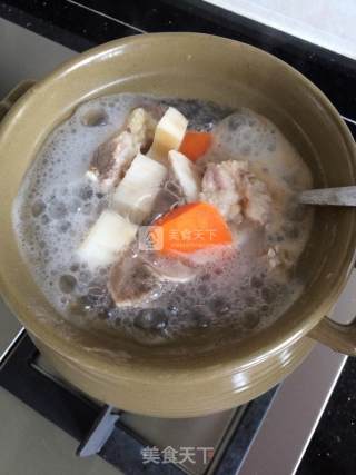 Lotus Root Carrot and Yam Soup recipe