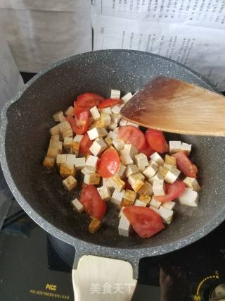 Stir-fried Noodles with Tofu and Egg in Tomato Sauce recipe