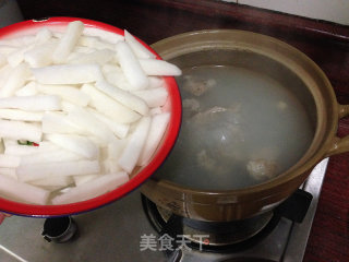 Pork Bone Squid and Carrot Soup recipe