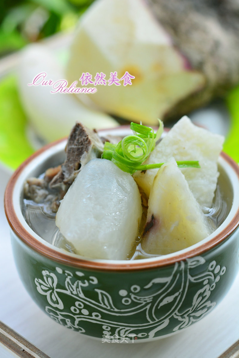 There are Many Ingredients for Health Preservation in Winter-purple Peel Yam Radish Soup recipe