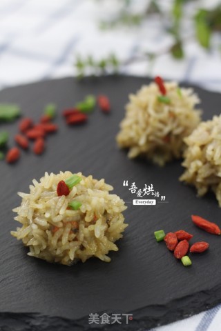 Soft and Glutinous on The Outside-steamed Meatballs with Glutinous Rice recipe