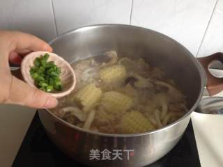 Hericium and Corn Chicken Soup recipe