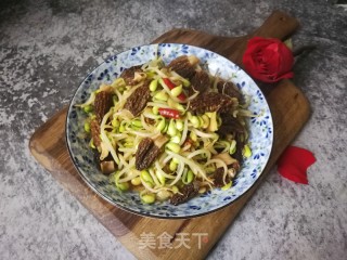 Stir-fried Soy Sprouts with Morels recipe