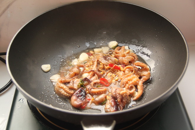 Stir-fried Chives with Small Octopus recipe