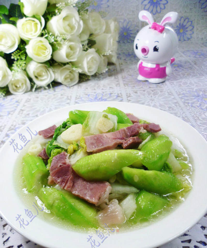 Stir-fried No. 5 Dishes with Bacon and Loofah recipe