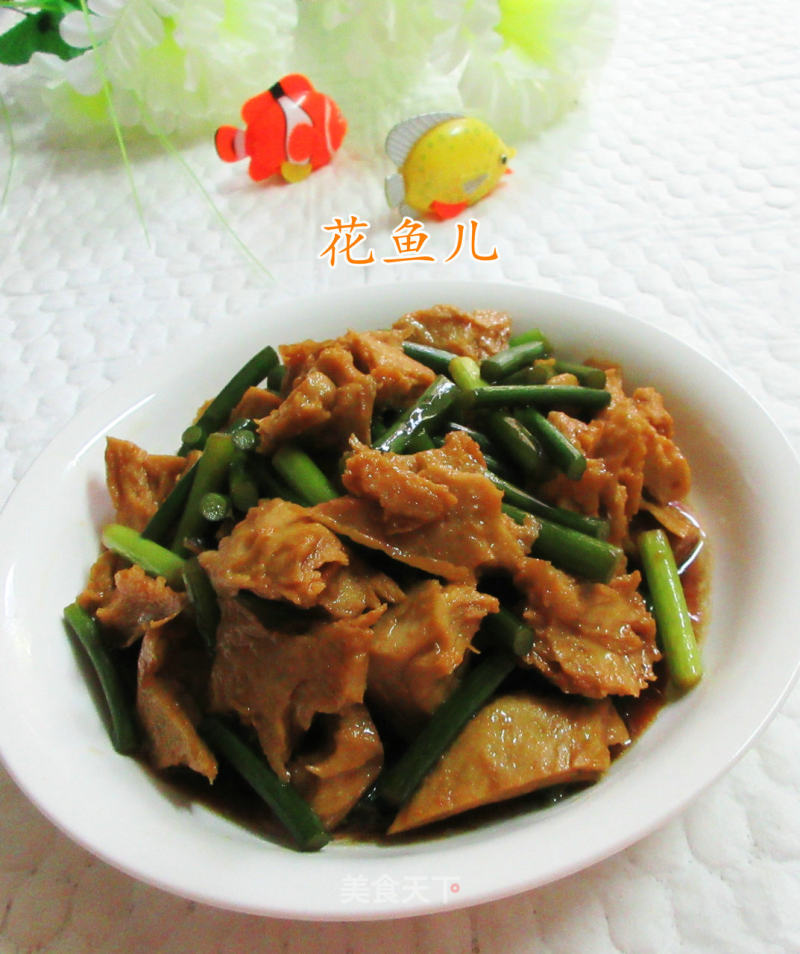 Stir-fried Roasted Bran with Garlic Sprouts