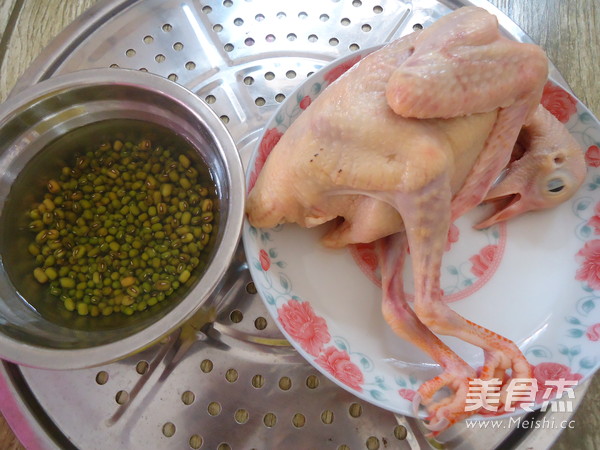 Suckling Pigeon Mung Bean Soup recipe