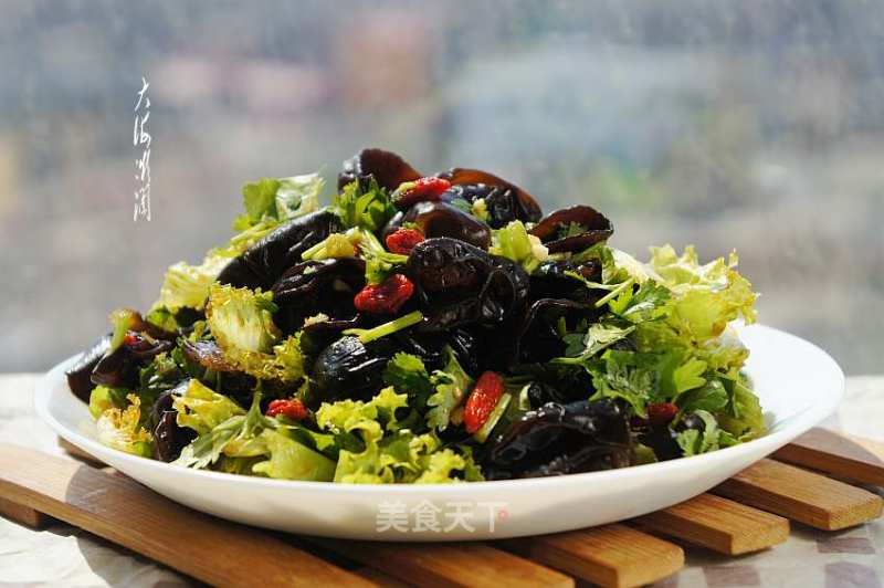 Mixed Lettuce with Black Fungus recipe