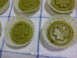 Green Red Silk Old Fashioned Moon Cakes recipe