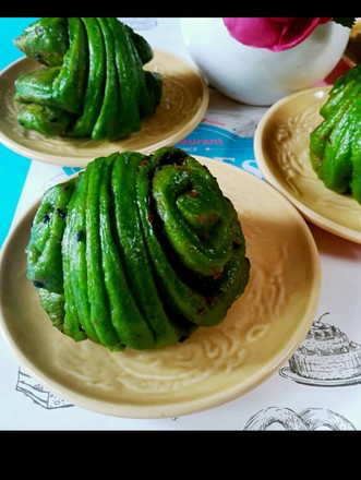 Hanamaki Mantou with Spinach Sauce recipe