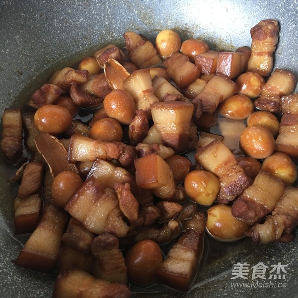 Roast Pork with Quail Eggs recipe