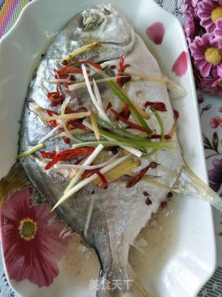 Steamed Golden Pomfret recipe