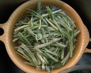 Stir-fried Shredded Pork with Water Spinach recipe