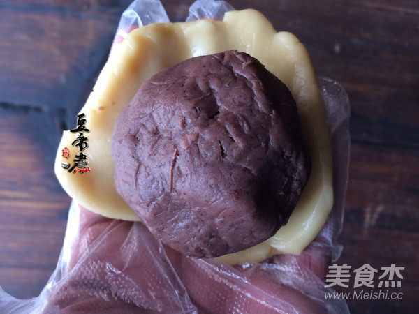 Cantonese-style Brown Sugar Jujube Paste and Bean Paste Mooncakes recipe