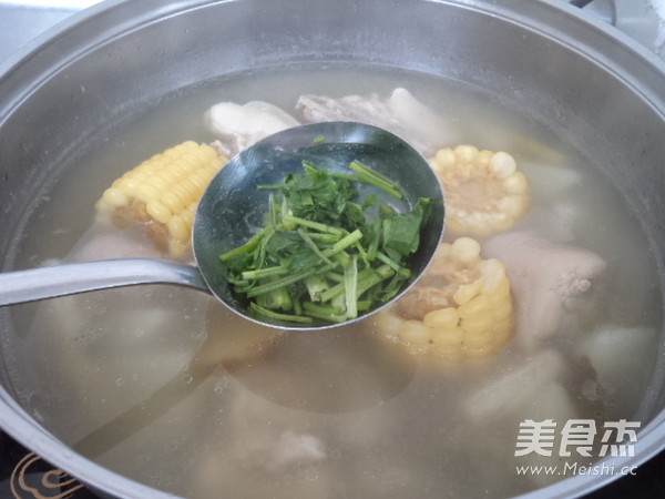 Pigtail Corn and Radish Soup recipe