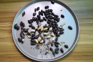 Double Pepper Peanut Dried Beans recipe