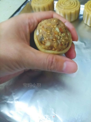 Cantonese Five-nen Moon Cake recipe