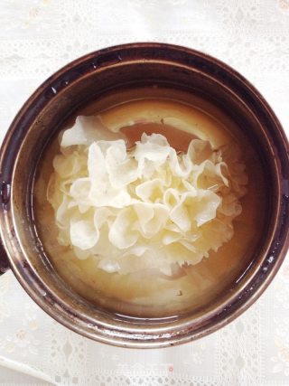 Sydney Lotus Seed and White Fungus Soup recipe