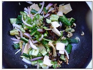 Shredded Pork Mixed with Mixed Vegetables. recipe