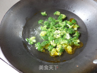 Broccoli with Lotus Root recipe