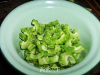 Zero Cooking Skills Can Also Make Healthy Dishes---fried Bitter Gourd with Oyster Sauce recipe