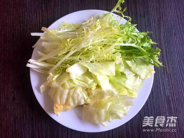 Bitter Chrysanthemum and Egg Salad recipe