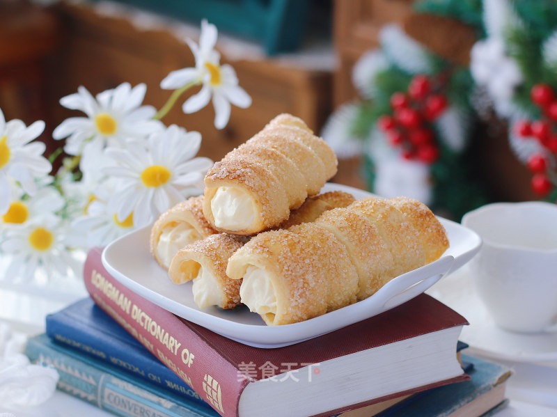 Horn Shortbread with Cream Sandwich recipe