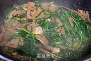 Stir-fried Pork Liver with Leek recipe