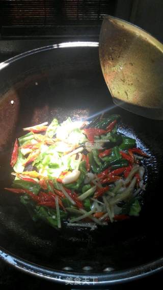 Spicy Stir-fried Flower Beetle recipe