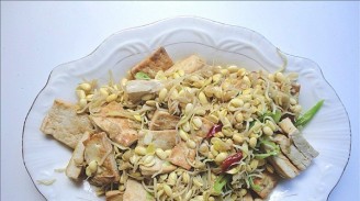 Stir-fried Tofu with Soybean Sprouts recipe