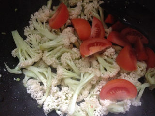 Cauliflower Stir-fried Tomatoes recipe